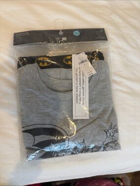DC Batman Graphic Grey Tee - Men’s Short Sleeve